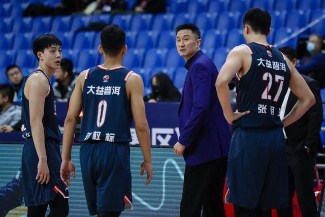 关于穆里尼奥可能会在年底和俱乐部老板会面就我而言，他们甚至可以在一起度过新年！